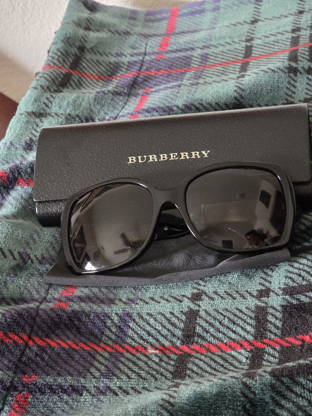 AUTHENTIC Burberry Sunglasses - Polarized